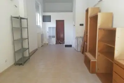 Negozio in affitto, Viale Legioni Romane, Milano