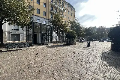 Box in affitto, Piazza Andrea Ferrari, Milano