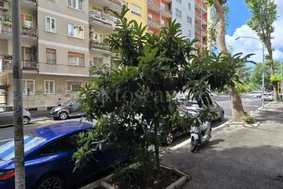 Casa in vendita, Via Costantino, Roma