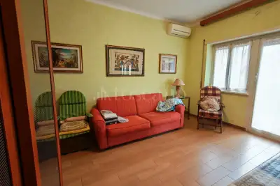 Casa in vendita, Via Francesco Roncati, Roma