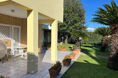 Villa Bifamiliare in vendita, Via Giulianova, Fiumicino