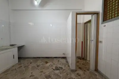 Negozio in vendita, Via Michele Titone, Palermo