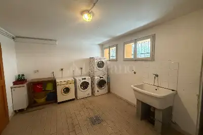 Casa in vendita, Via Giulio Bertoni, Modena