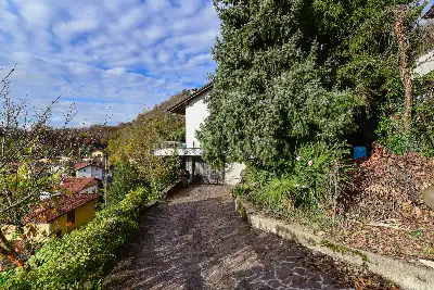 Casa Indipendente in vendita, Via Alla Zocca, Como
