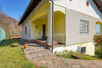 Villa Bifamiliare in vendita, Via Viconago, Cadegliano-Viconago