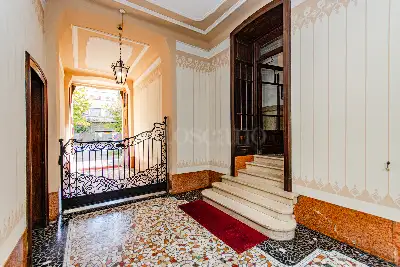 Casa in vendita, Via Sardegna 44, Milano