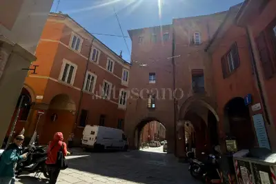 Casa in vendita, Via Castiglione, Bologna