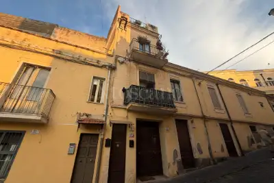 Casa in vendita, Piazza Umberto I, Motta Sant'Anastasia