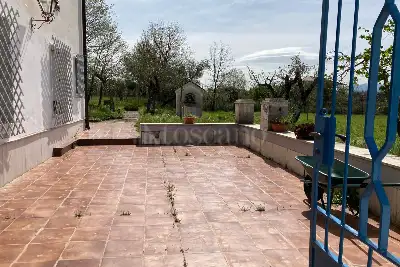 Casa Indipendente in vendita, Via Rocco Pellettieri, 21 località San Giovanni, Viggiano (PZ), Viggiano