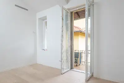 Casa in vendita, Via Giulio Uberti, Milano