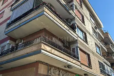 Negozio in affitto, Via Alessandro Piola Caselli, Roma