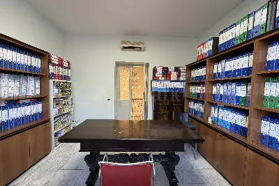 Palazzo in vendita, Via Casalmonferrato, Roma