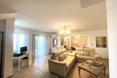 Villino a Schiera in vendita, Via Villa Mosca, Teramo