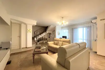 Villino a Schiera in vendita, Via Villa Mosca, Teramo