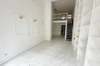 Negozio in vendita, Corso di Porta Vittoria 31, Milano