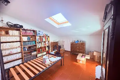 Villino a Schiera in vendita, Via Sem Benelli, Prato