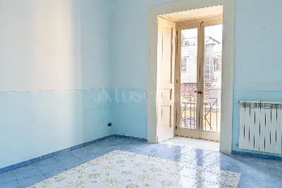 Casa in vendita, Via Maddaloni, Napoli