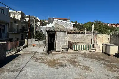 Casa Indipendente in vendita, Via Enrico Fermi, Aci Castello