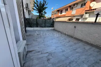 Casa in vendita, Viale Danimarca, Pomezia
