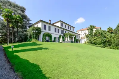 Albergo in vendita, Via XXV Aprile, Figino Serenza