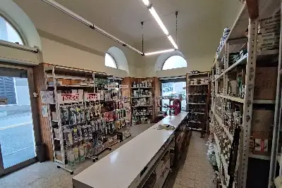 Negozio in affitto, Via Massimo D'Azeglio, Trieste