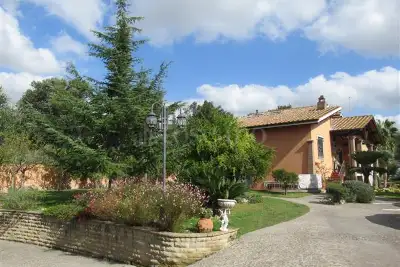 Villa in vendita, Viale di Castel Porziano , Roma