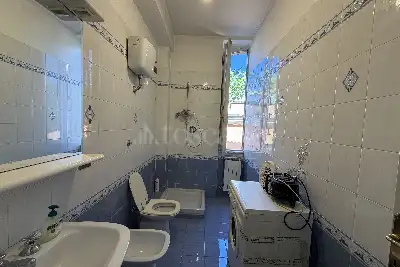 Palazzo in affitto, Via Casalmonferrato, Roma