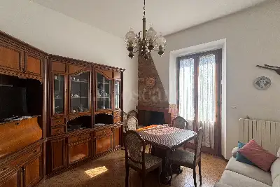 Villino a Schiera in vendita, Via Edmondo de Amicis, Prato