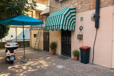 Casa in vendita, Via Podgora, Bologna