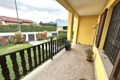 Villa in vendita, Via San Zeno, Brescia