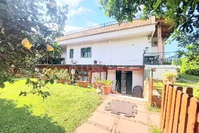 Villa in vendita, Via Pietrarsa, Pozzuoli