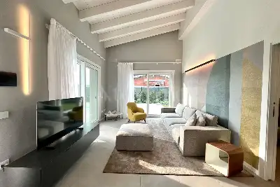 Villa in vendita, Via Montebello, Lonato del Garda