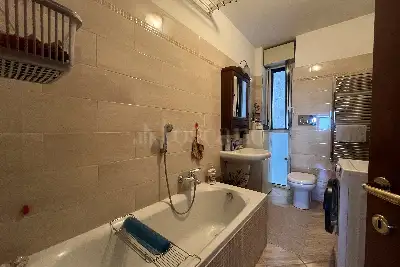 Casa in vendita, Piazza Tirana , Milano