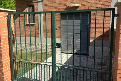 Negozio in vendita, Viale dei Promontori, Roma