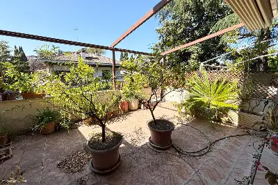 Villino a Schiera in vendita, Via Ernesto Basile, Roma