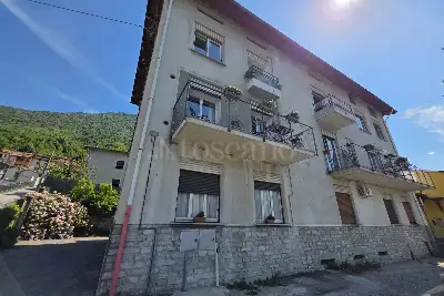 Casa in vendita, Lezzeno; Loc Pescaù, Lezzeno