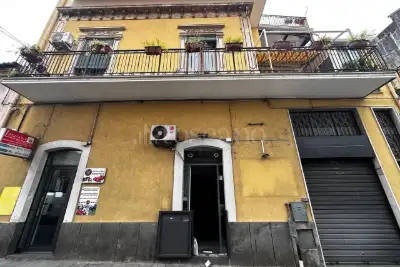 Negozio in affitto, Via Etnea, Gravina di Catania