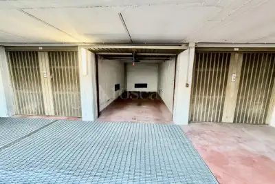 Box in affitto, Via Francesco Guicciardini, Milano