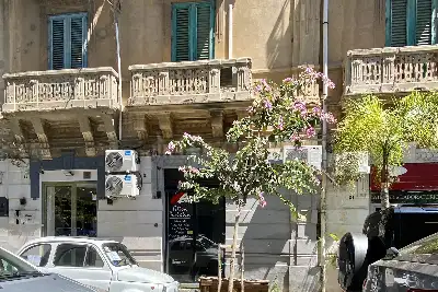 Negozio in vendita, Via Maddalena, Messina