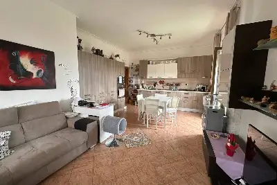 Casa in vendita, Via Nizzeti, Valverde