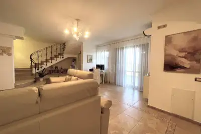 Villino a Schiera in vendita, Via Villa Mosca, Teramo