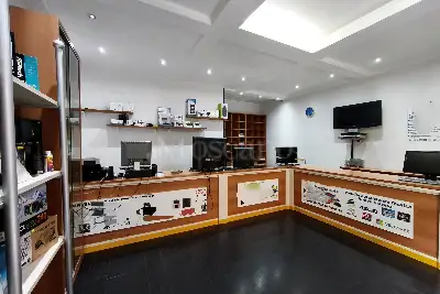 Negozio in vendita, Via Numa Pompilio, Brindisi