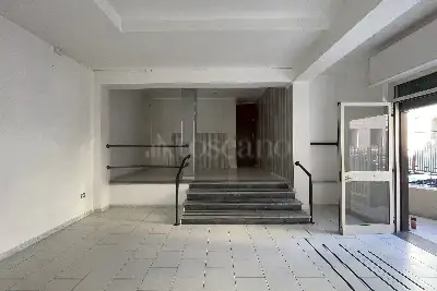 Negozio in affitto, Via Leonardo da Vinci, Scafati