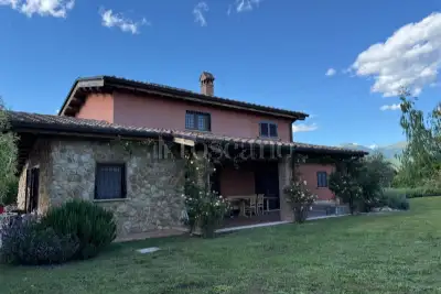 Villa in vendita, Via Canniccia, Rieti