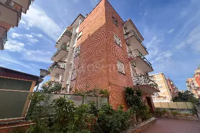 Casa in vendita, Via dei Carraresi, Roma