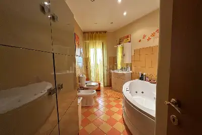 Casa in vendita, Via Nizzeti, Valverde