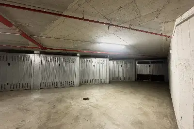 Box in vendita, Viale Certosa, Milano