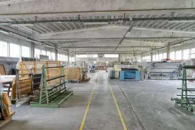 Capannone in vendita, Via Provinciale, Mesenzana