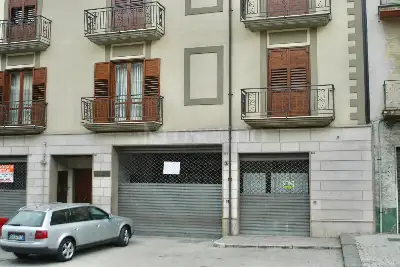 Negozio in affitto, Via Francesco Tedesco, Avellino