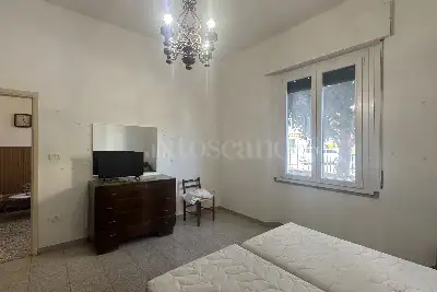 Villino a Schiera in vendita, Via Edmondo de Amicis, Prato